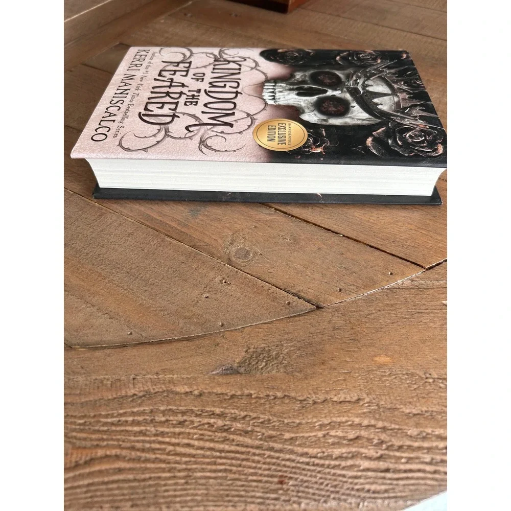 Kingdom of the Feared Kerri Maniscalco Barnes  Noble Exclusive Edition Hardcover